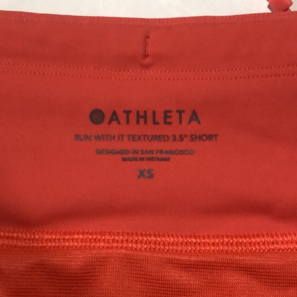 Athleta Run With It Textured 3.5” Shorts size XS - Picture 3 of 8